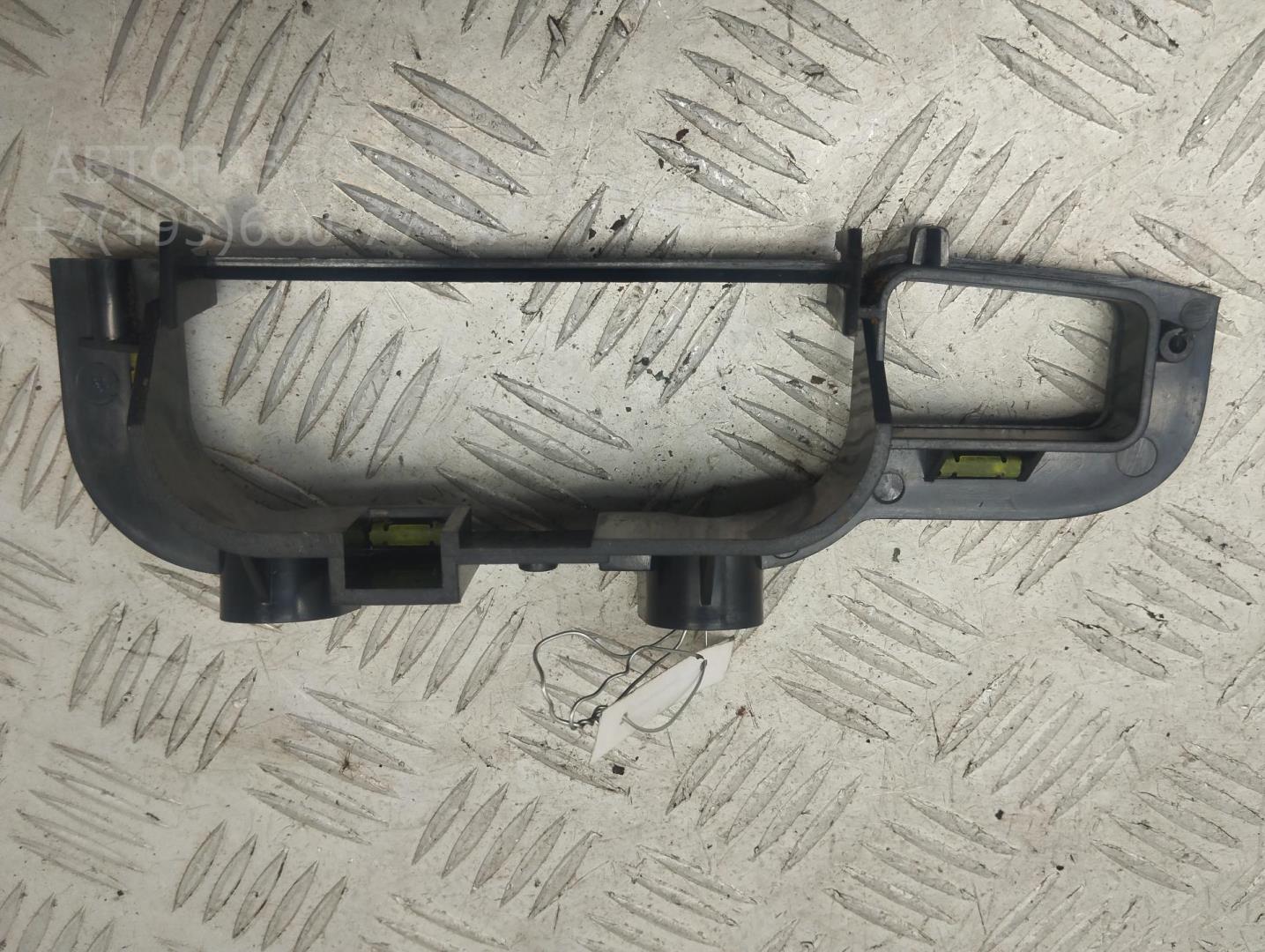 Ручка двери задней внутренняя левая