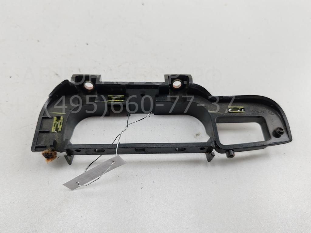 Ручка двери задней наружная левая