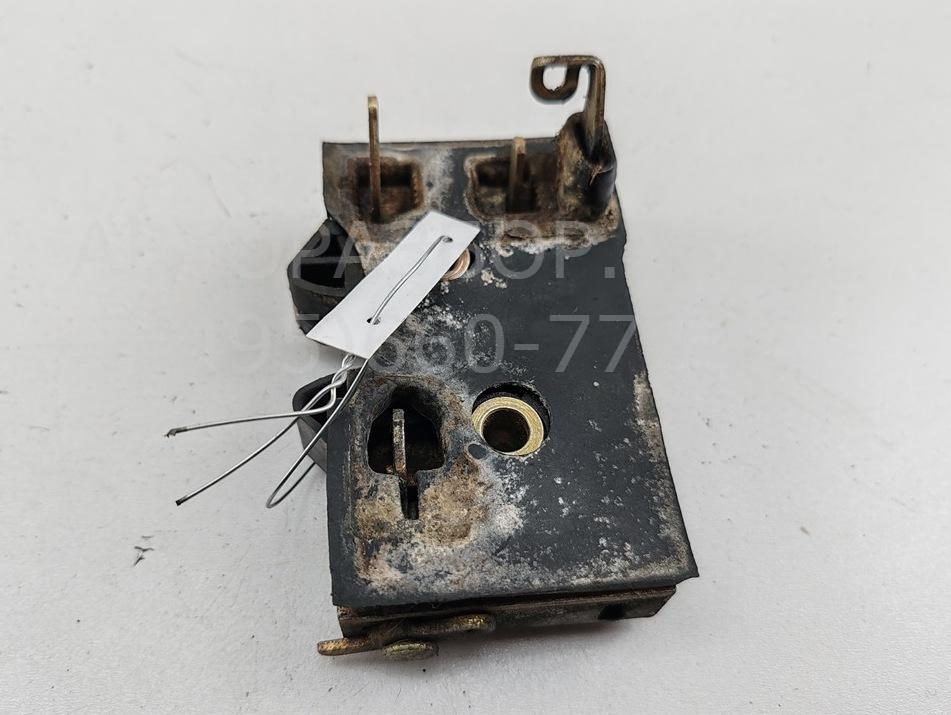 Замок двери задней левой