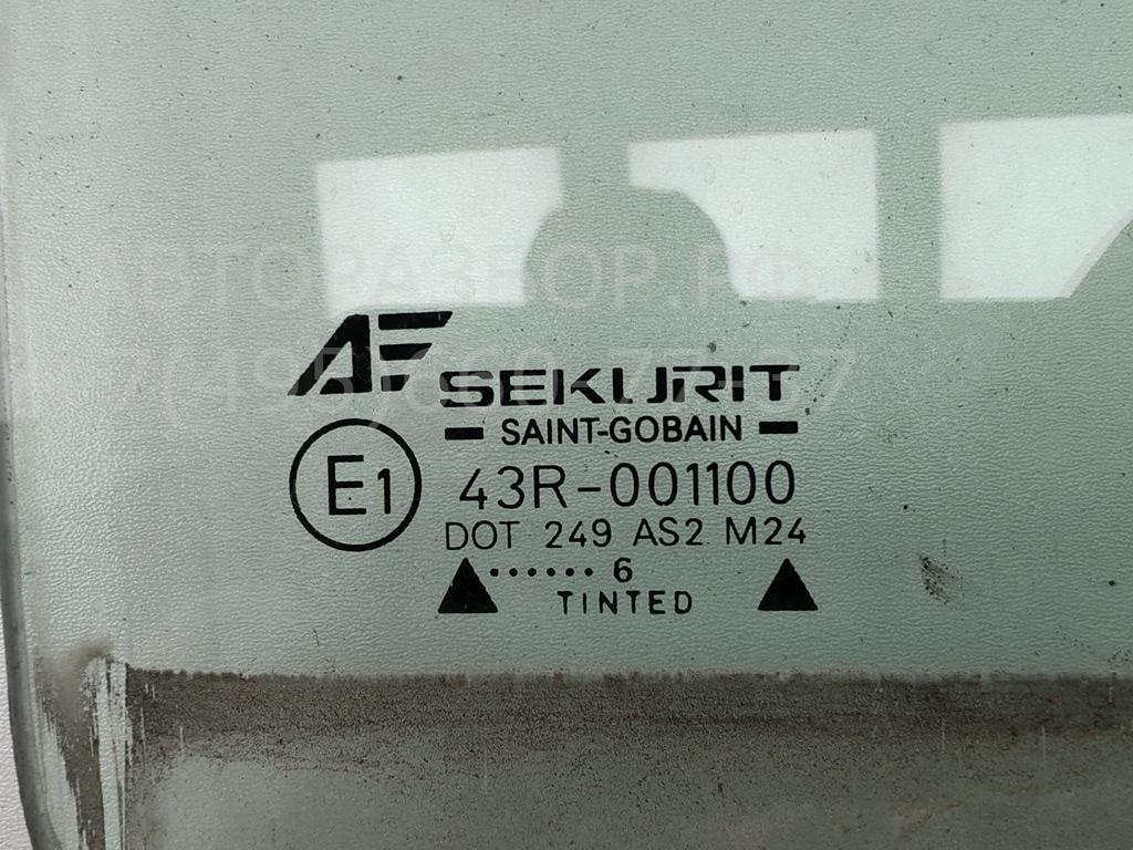 Стекло двери задней правой