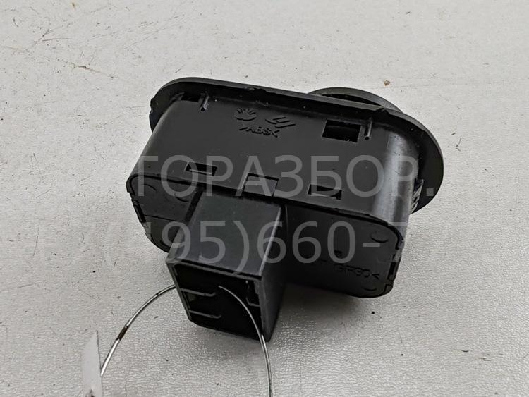 Кнопка регулировки зеркала