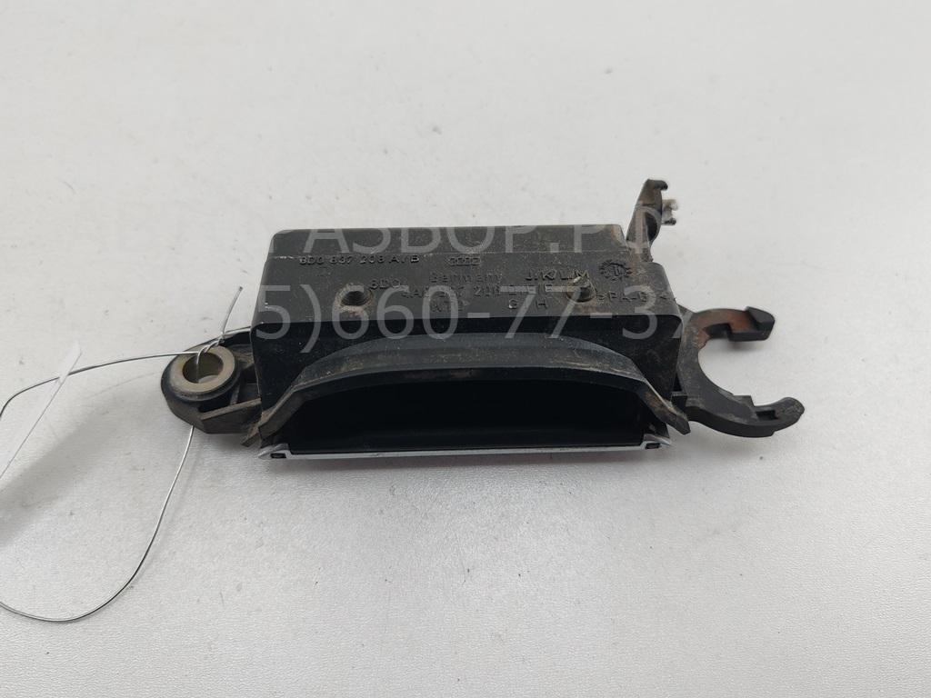 Ручка двери передней наружная правая