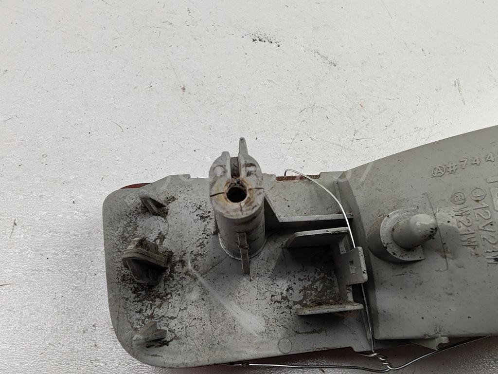 Фонарь задний в бампер правый