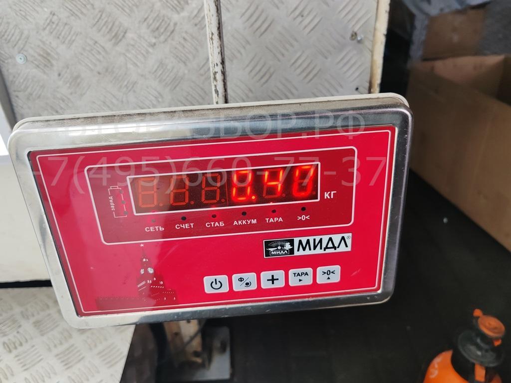 Молдинг двери передней левой