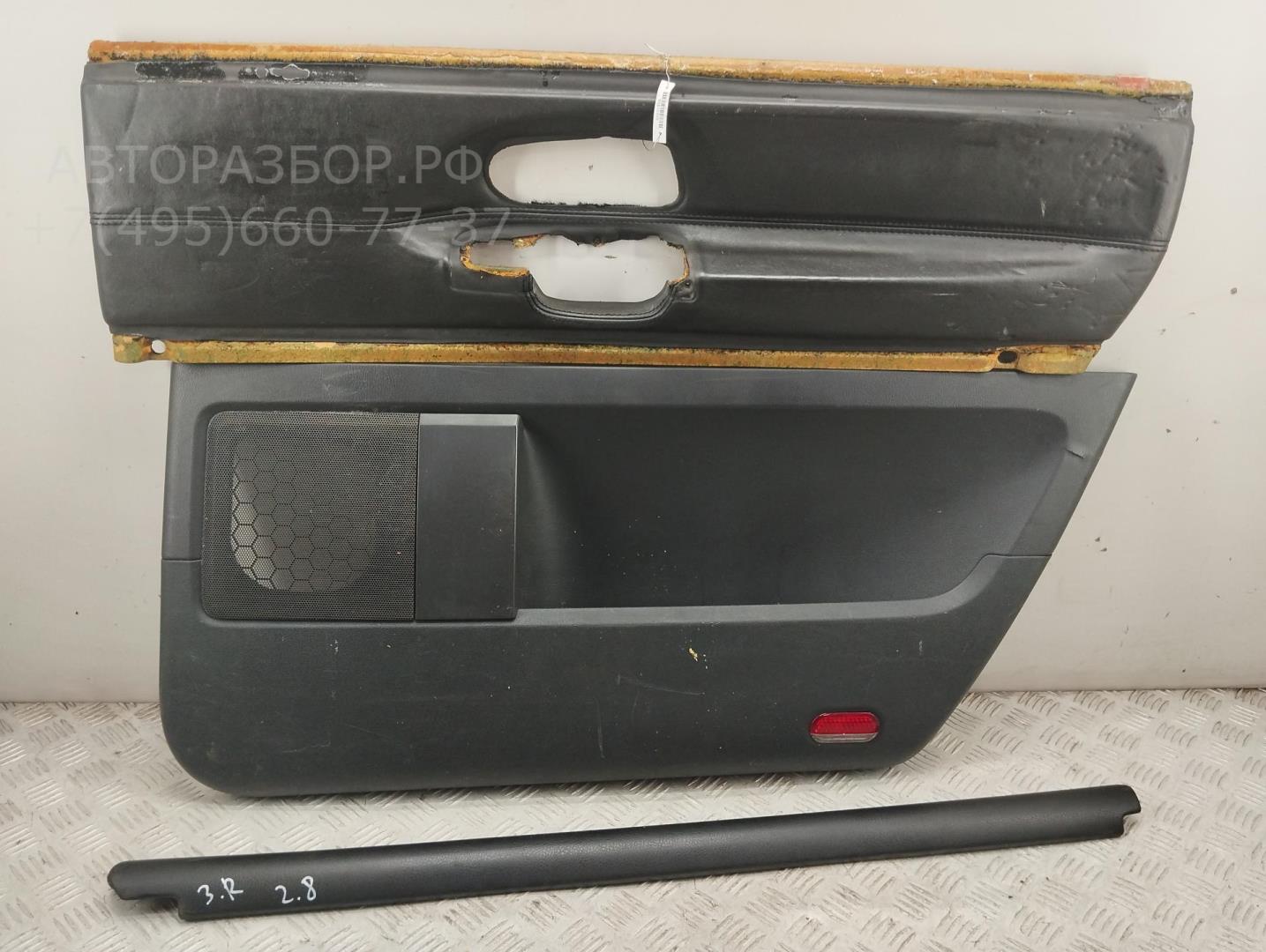 Обшивка двери задней правой