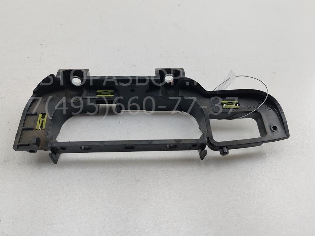 Ручка двери задней внутренняя левая