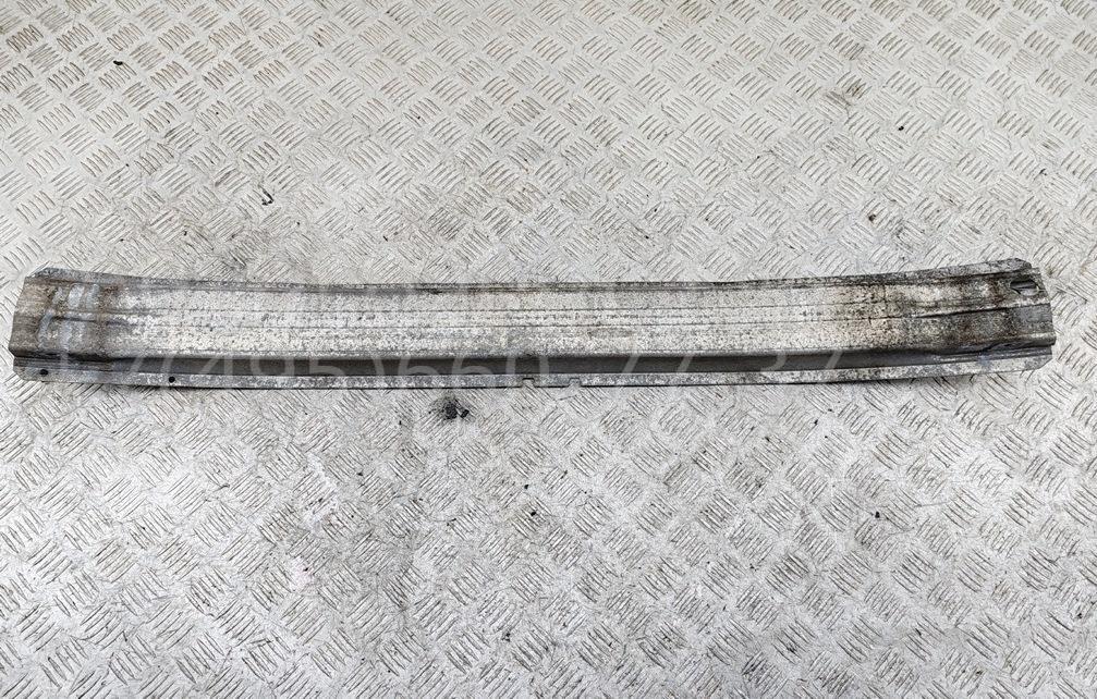 Усилитель переднего бампера