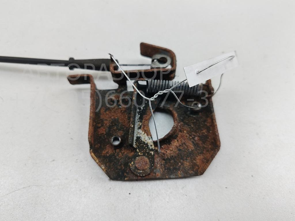 Замок капота