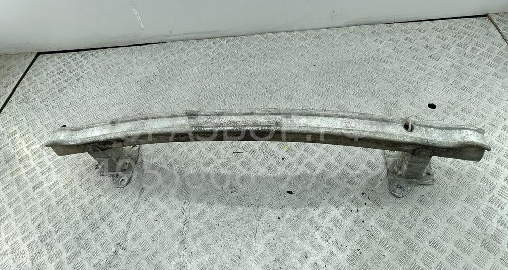 Усилитель переднего бампера