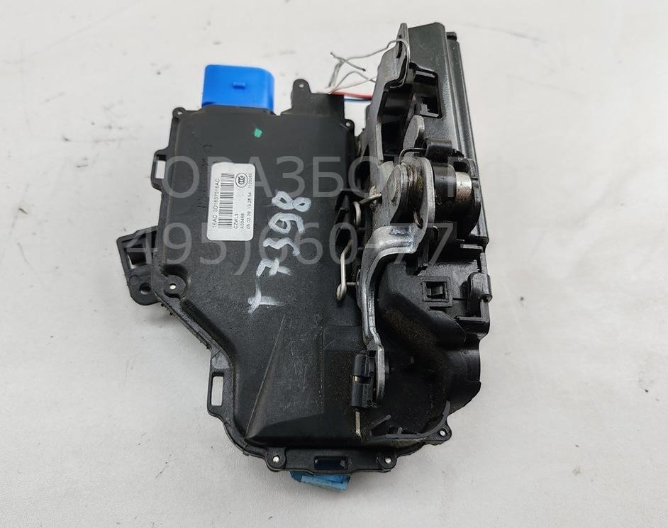 Замок двери передней правой