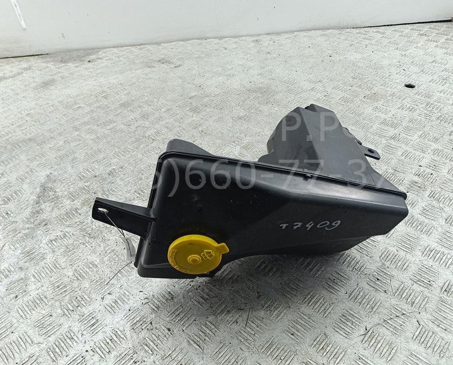 Бачок омывателя лобового стекла