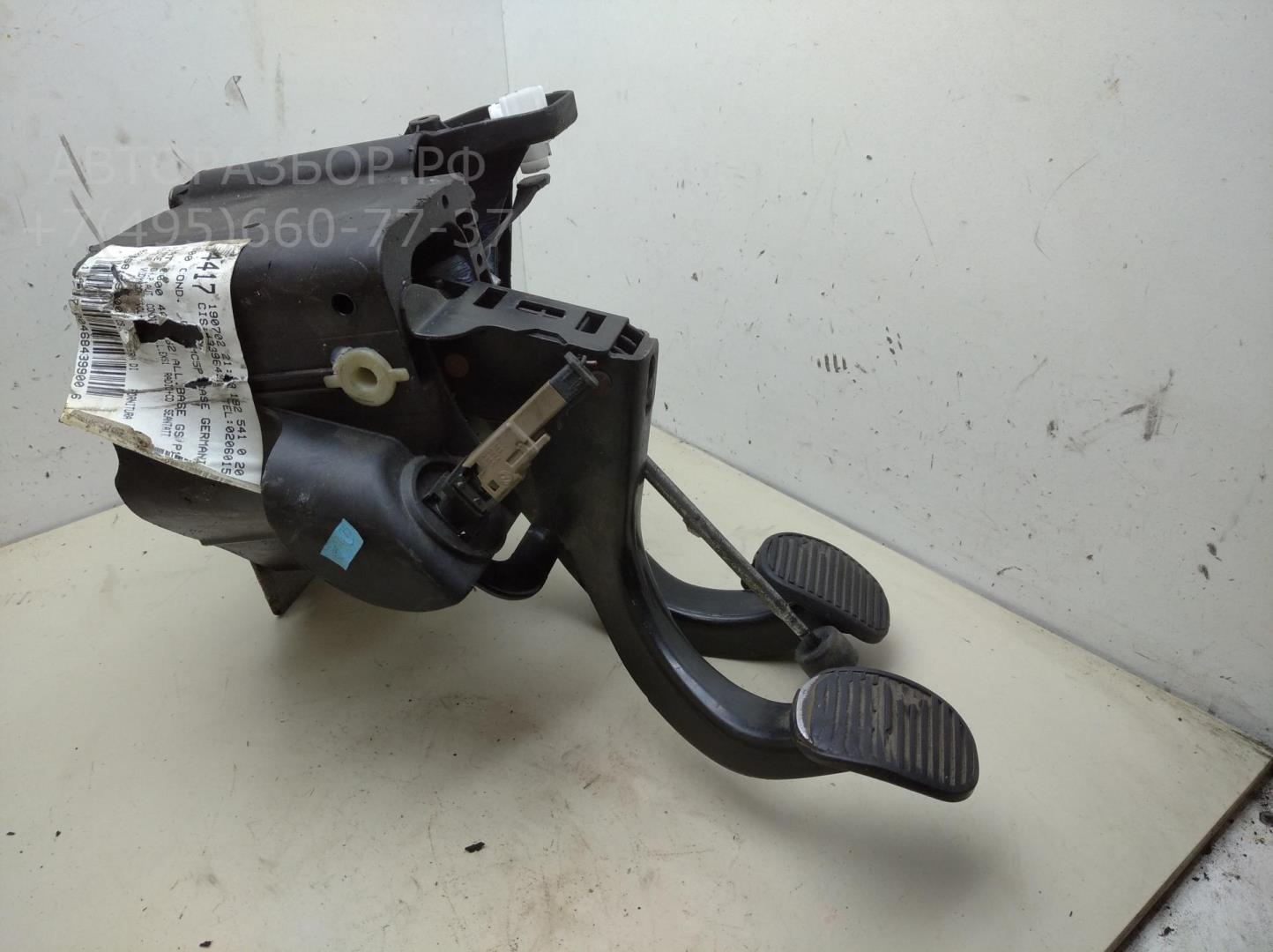 Блок педалей