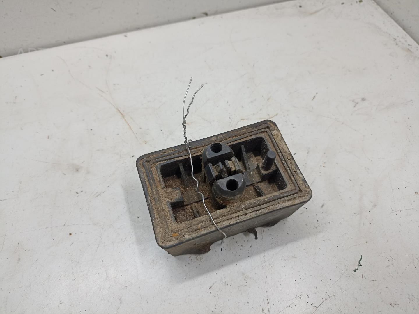 Заглушка поддомкратника