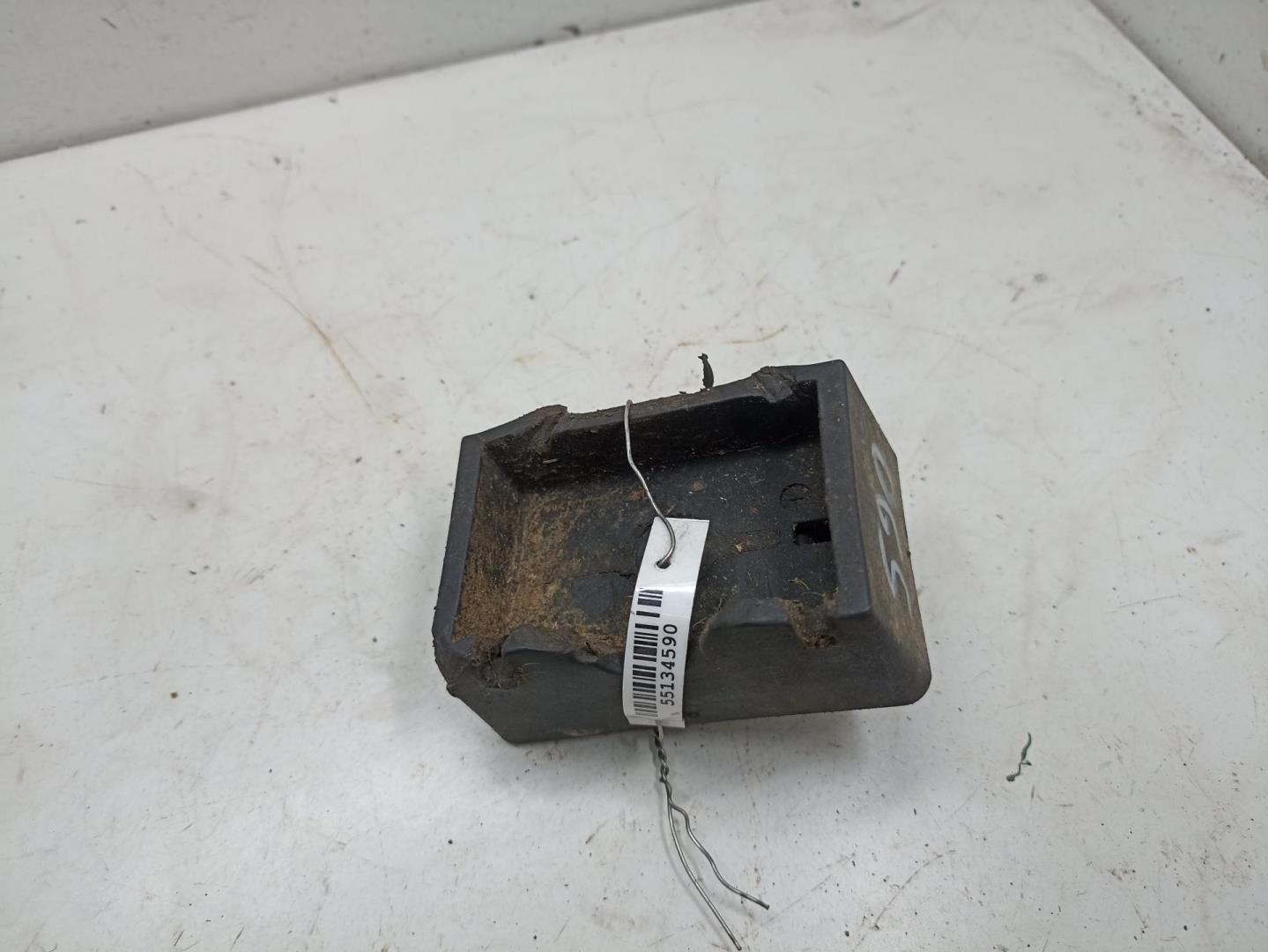 Заглушка поддомкратника