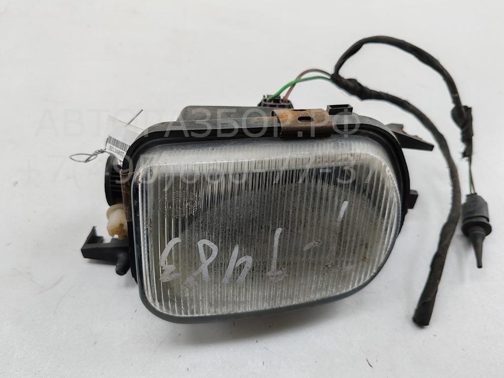 Фара противотуманная правая