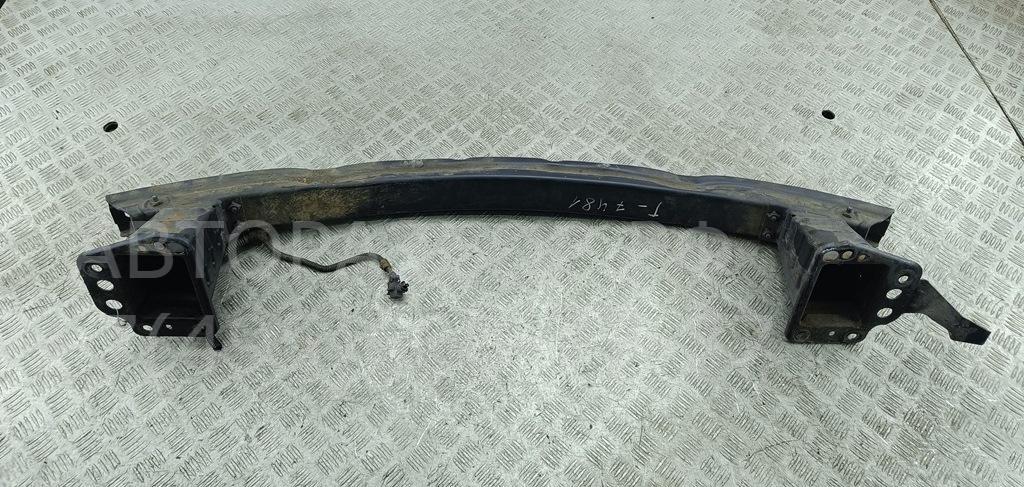 Усилитель переднего бампера