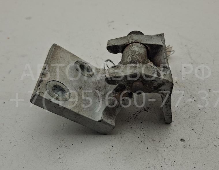 Петля двери