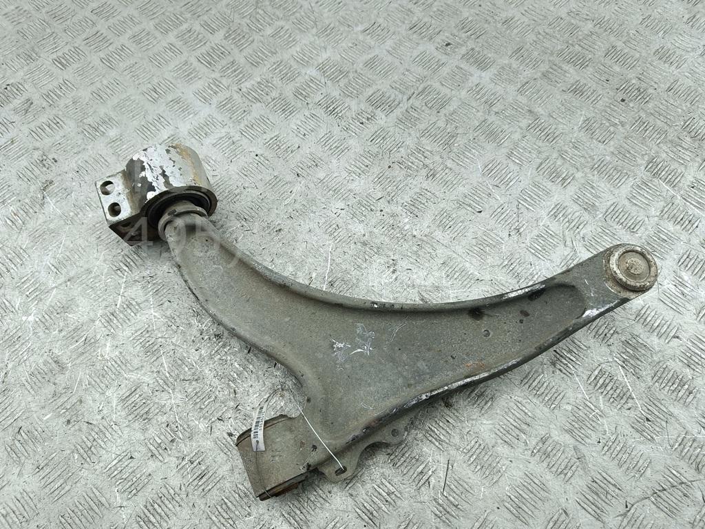 Рычаг передний правый