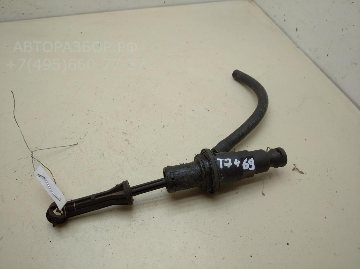 Цилиндр сцепления главный