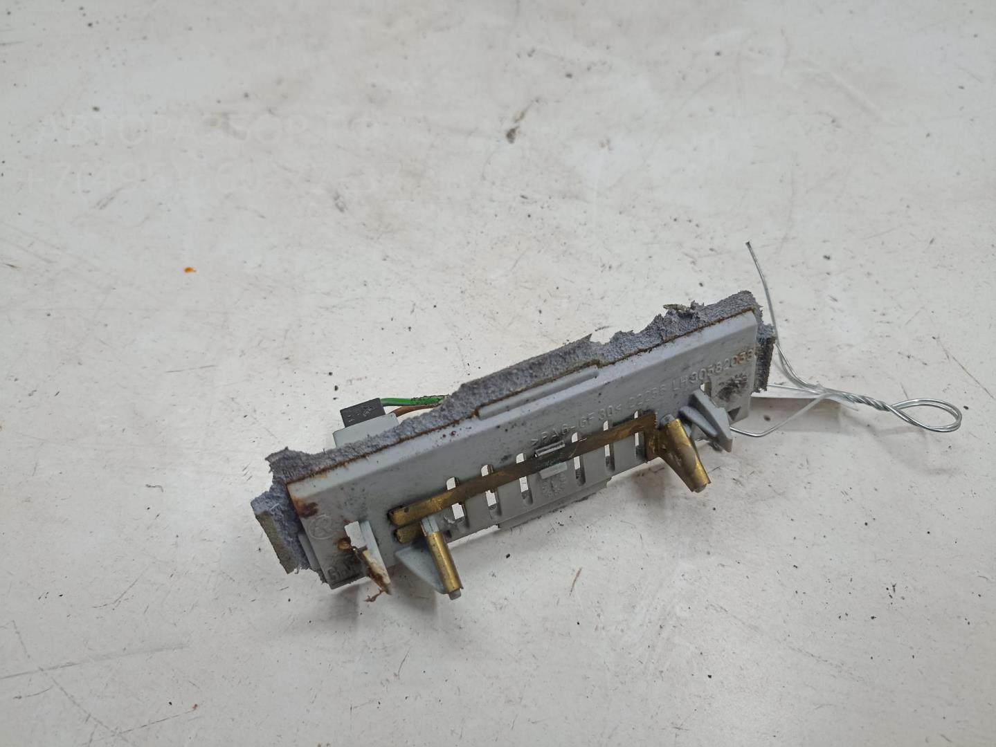 Фонарь подсветки номера