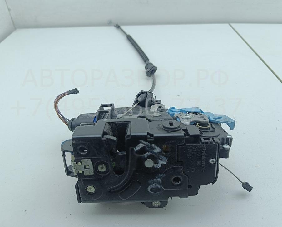 Замок двери задней правой