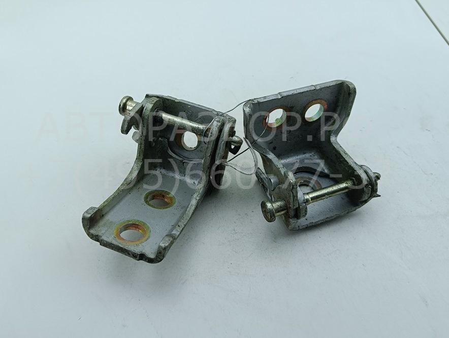 Петля двери