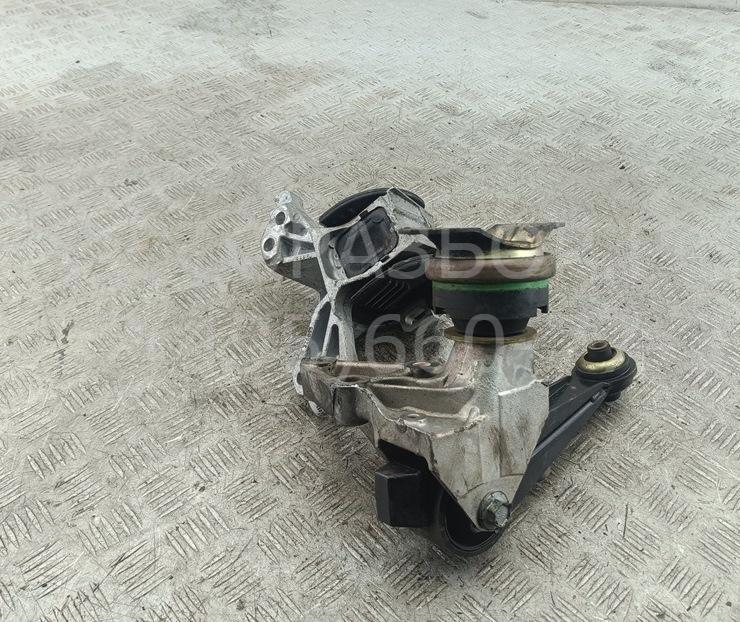 Опора двигателя