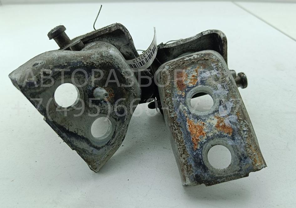 Петля двери