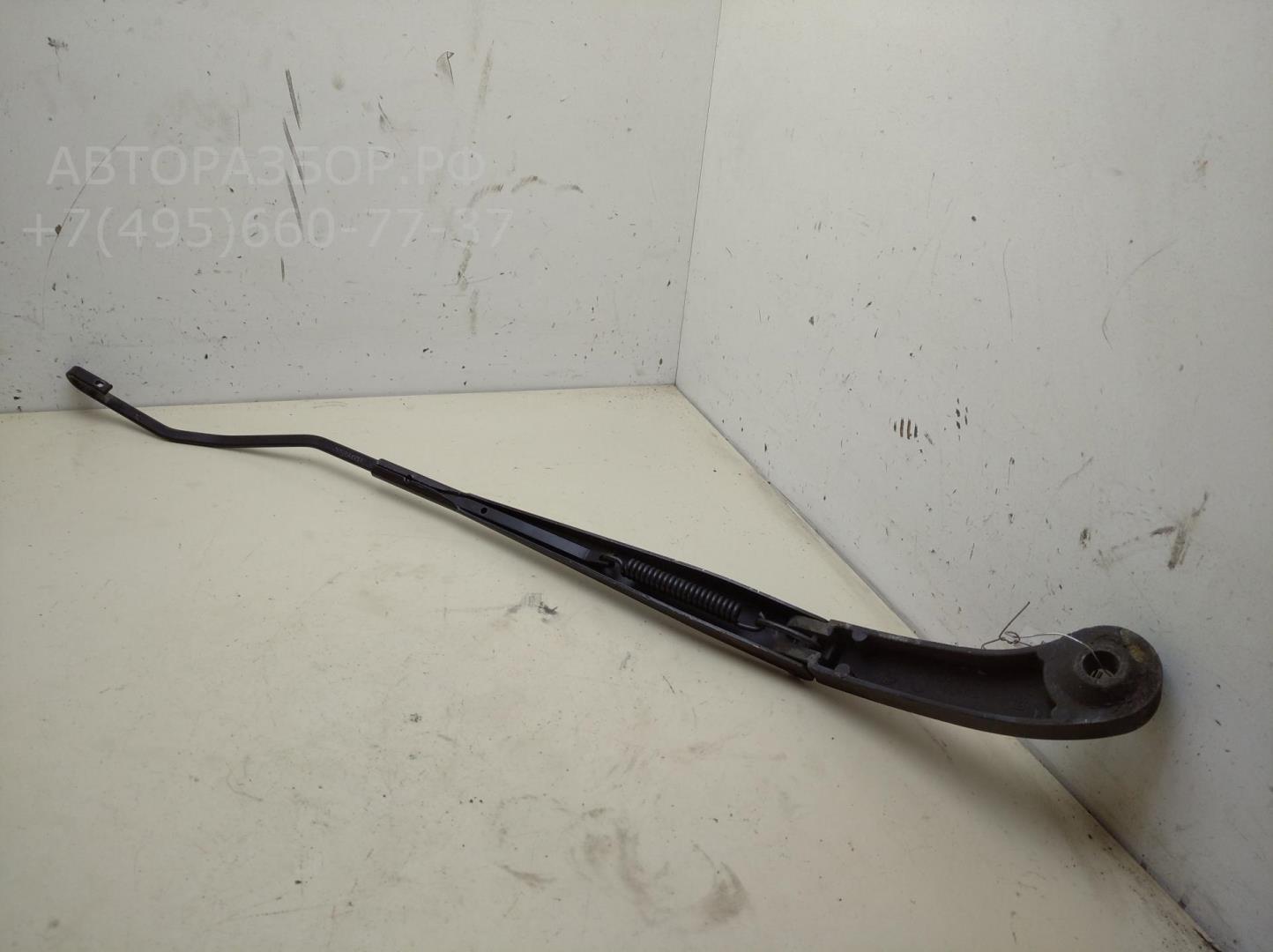 Поводок стеклоочистителя передний правый
