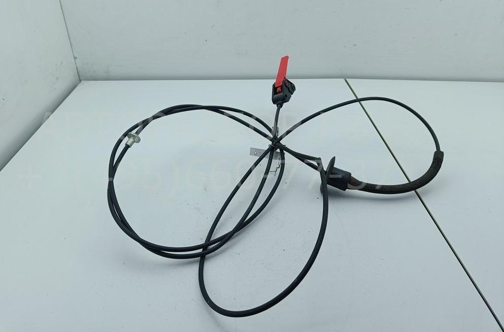 Трос открывания капота