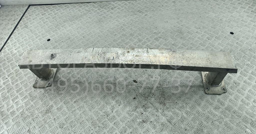 Усилитель переднего бампера