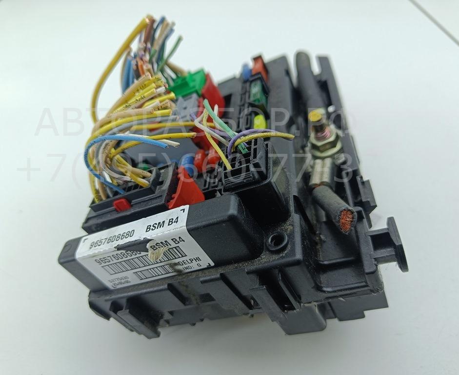 Блок предохранителей