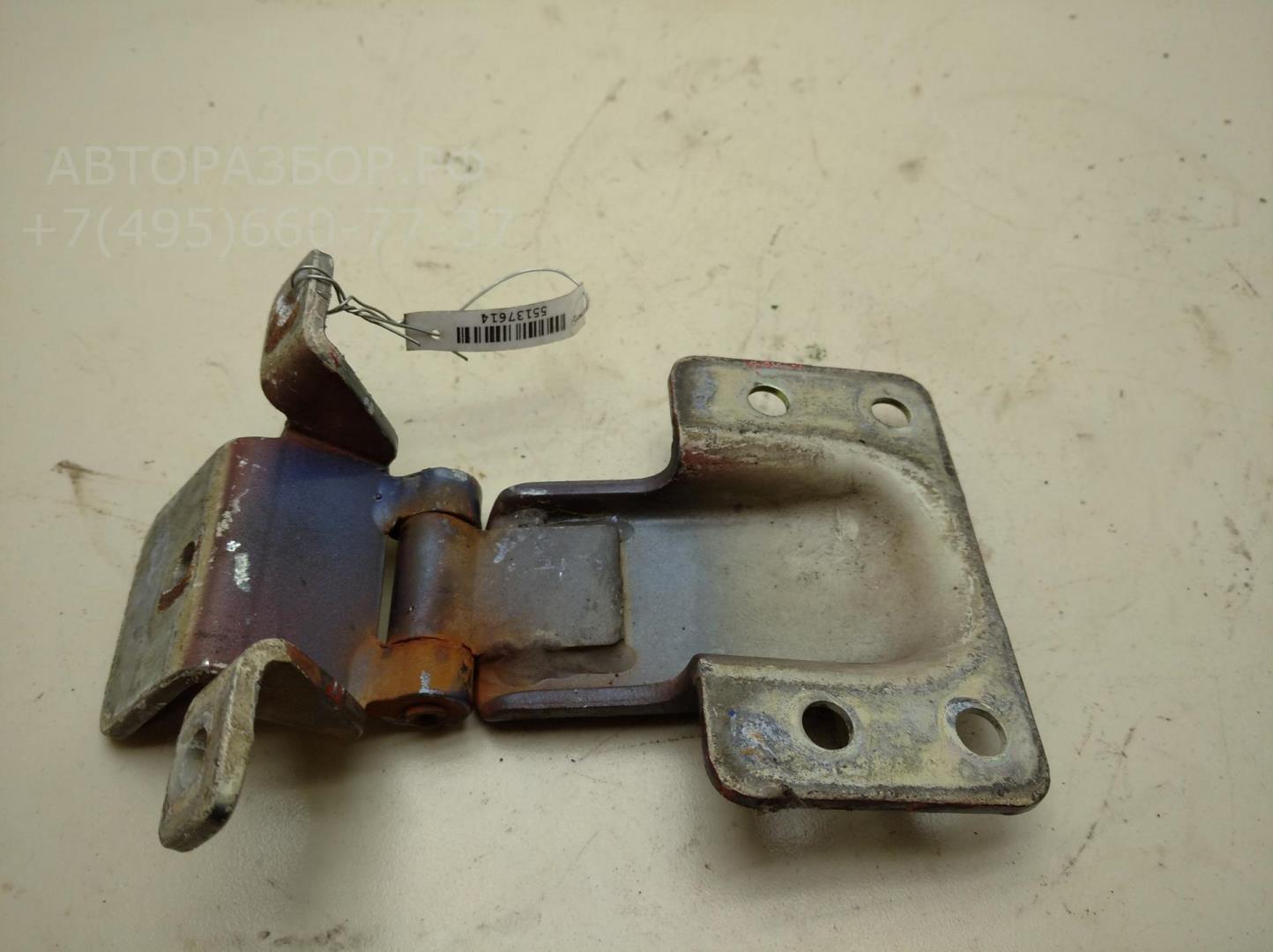 Петля двери