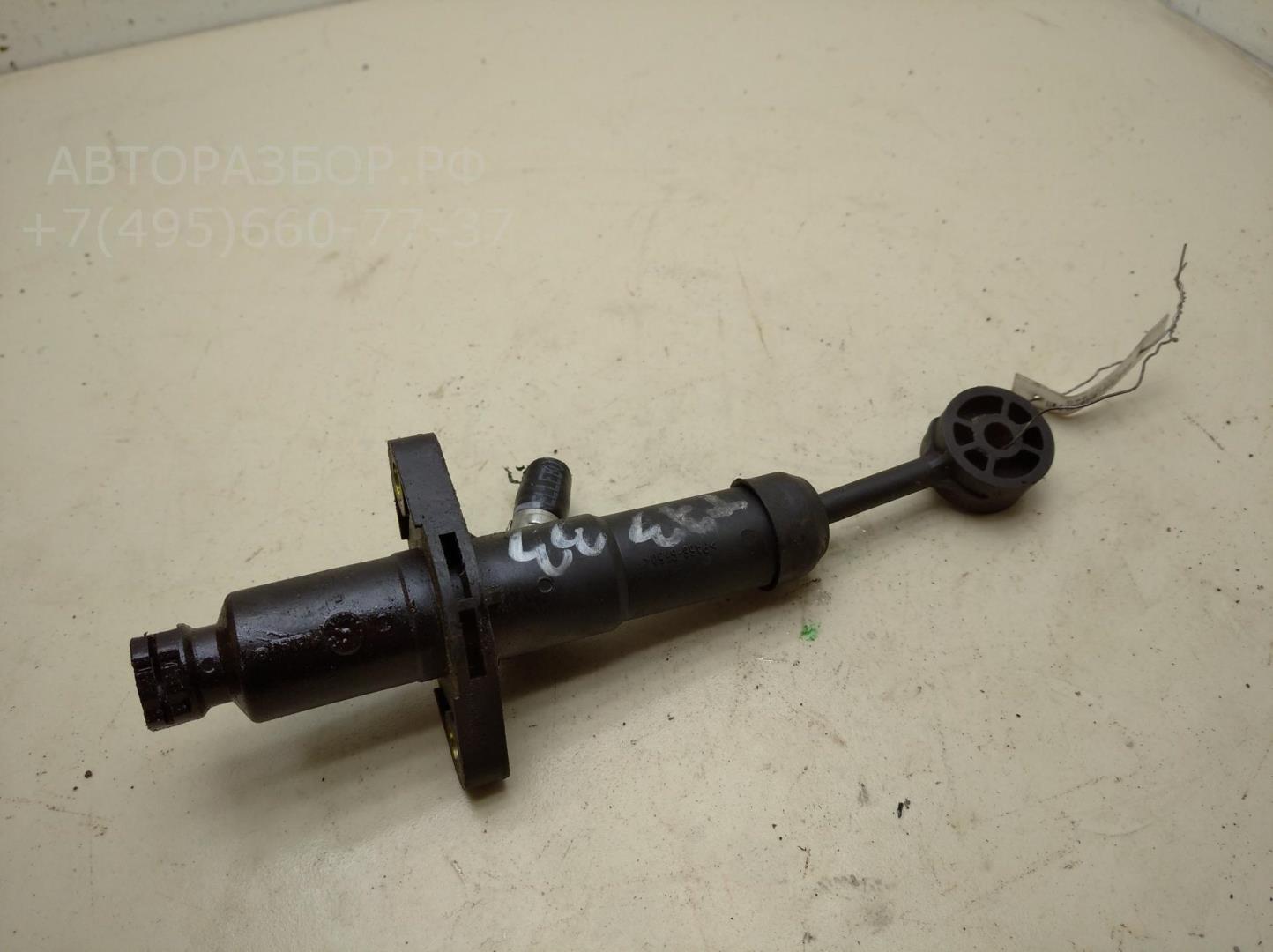 Цилиндр сцепления главный