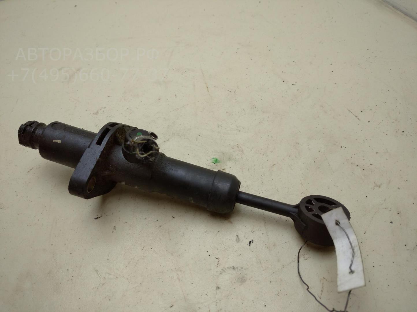 Цилиндр сцепления главный