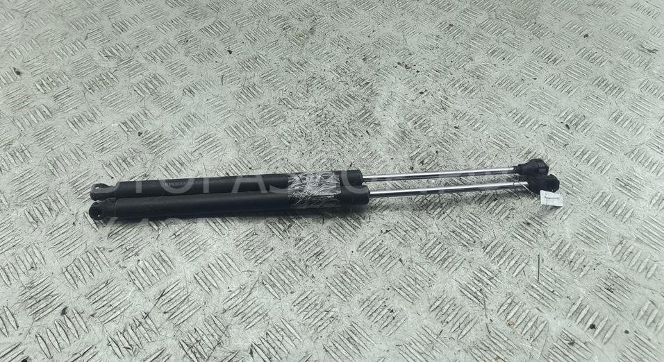 Амортизатор крышки багажника