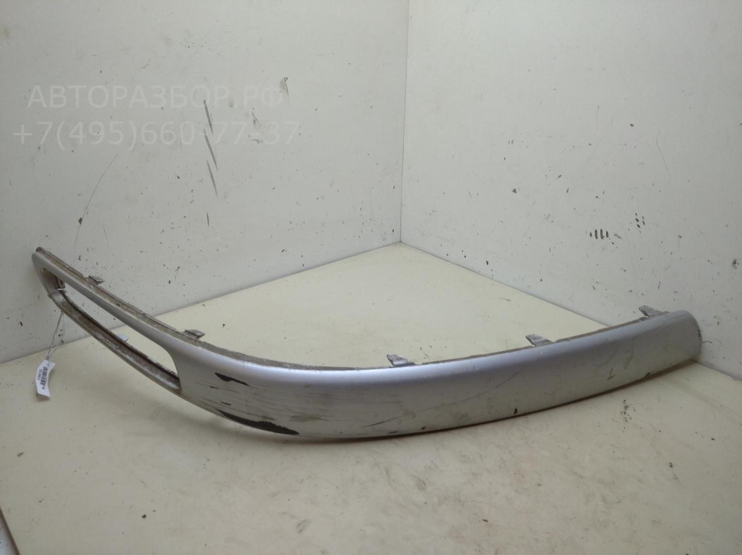 Молдинг переднего бампера правый
