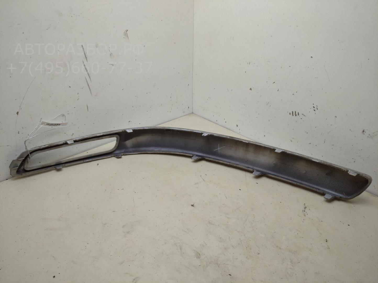 Молдинг переднего бампера правый