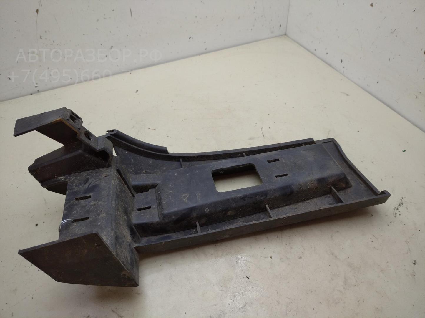 Кронштейн переднего бампера правый