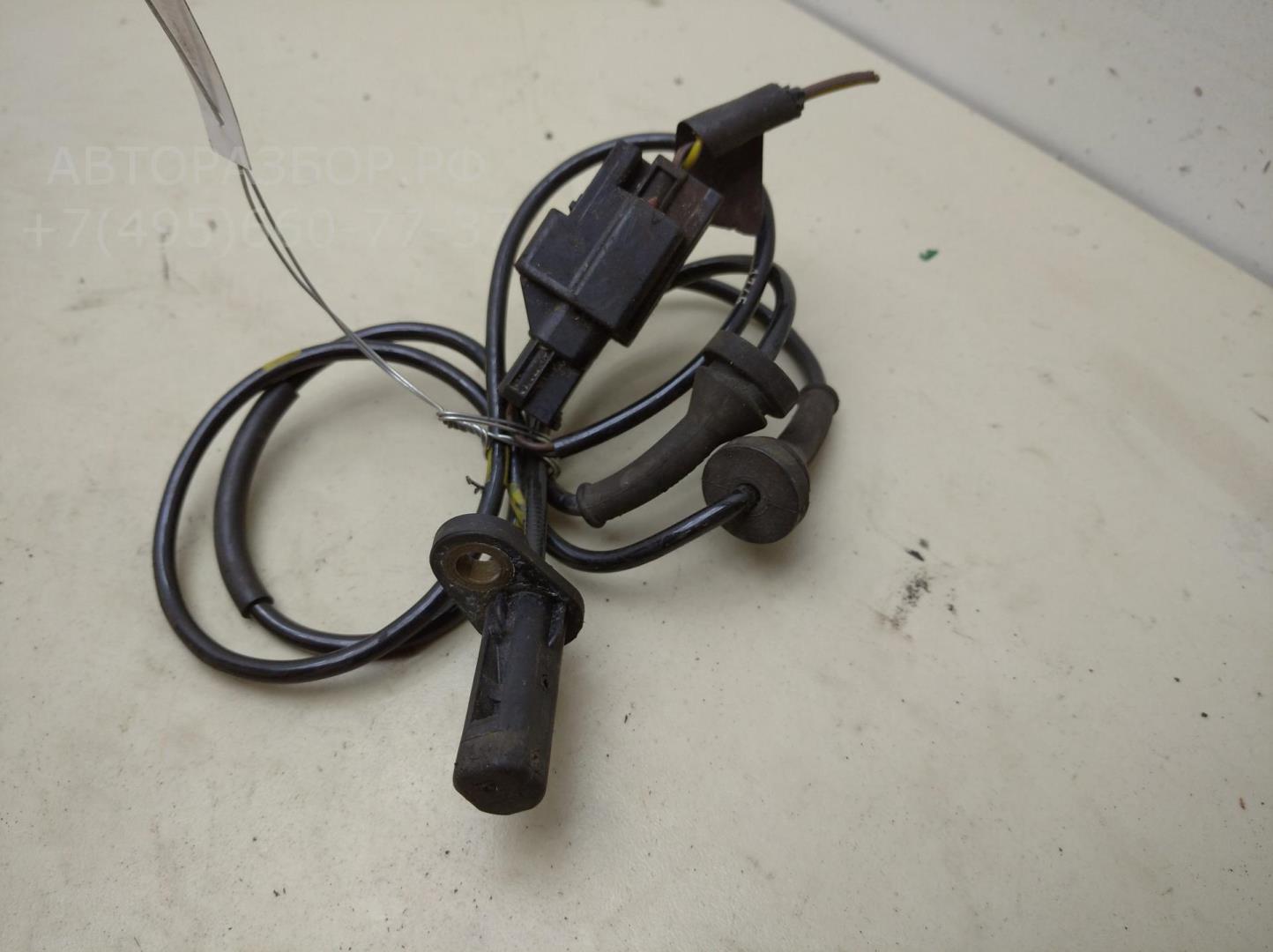 Датчик ABS передний