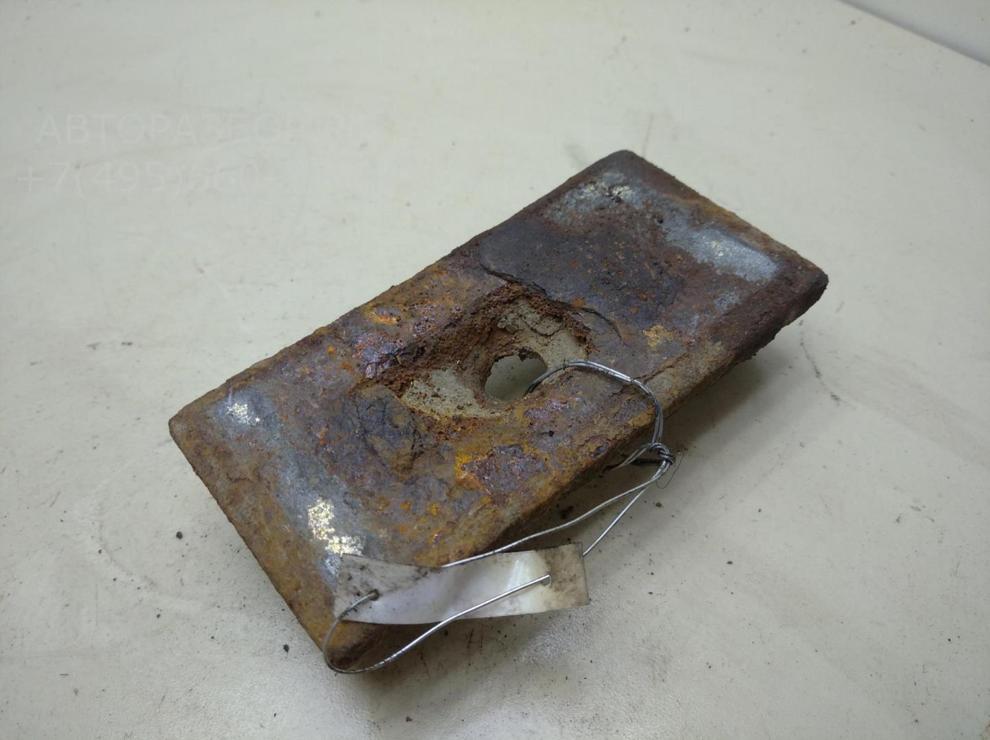 Стремянка задней рессоры