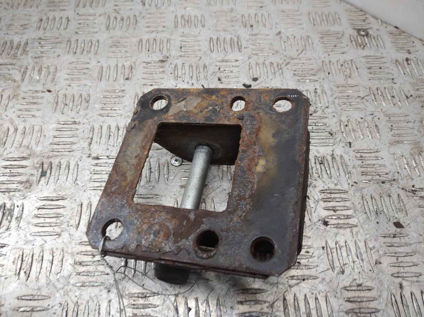 Кронштейн рессоры