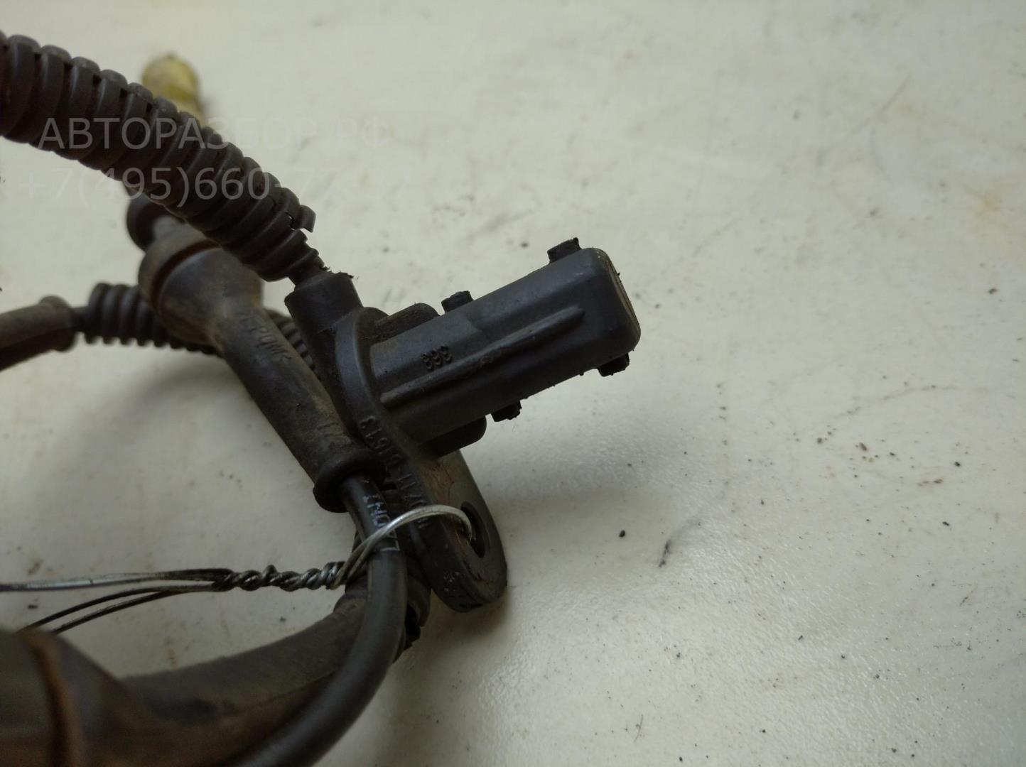 Датчик ABS передний