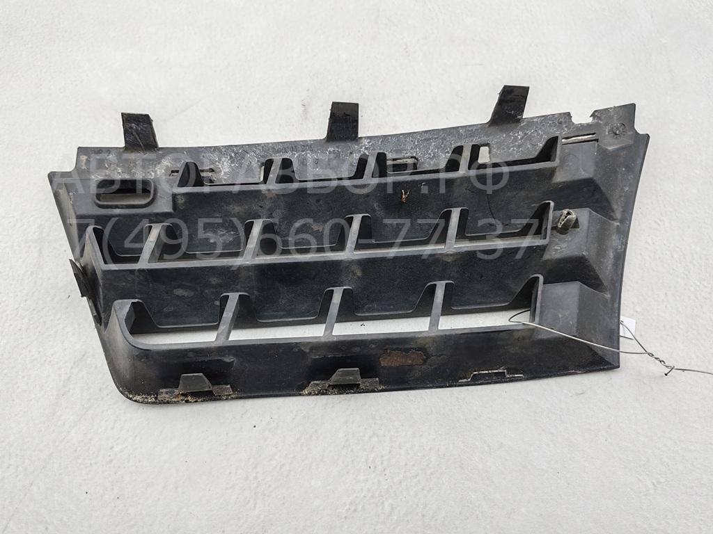 Решетка радиатора правая