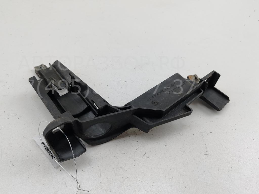 Крепеж фары