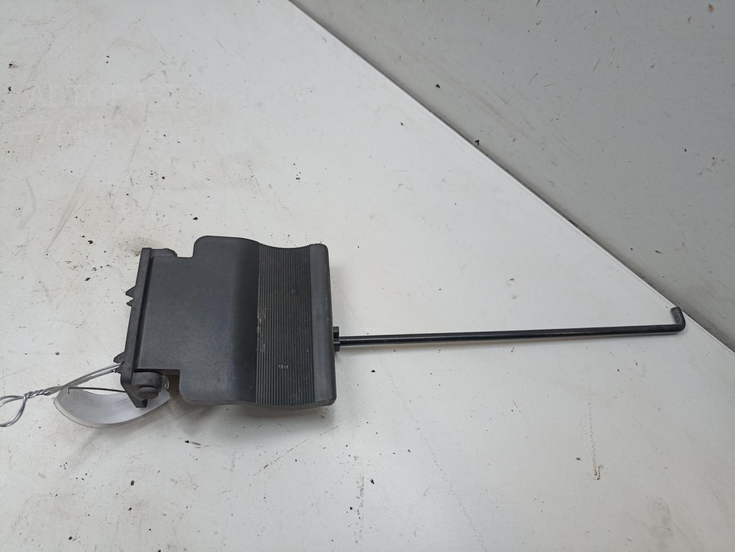 Ручка открывания капота