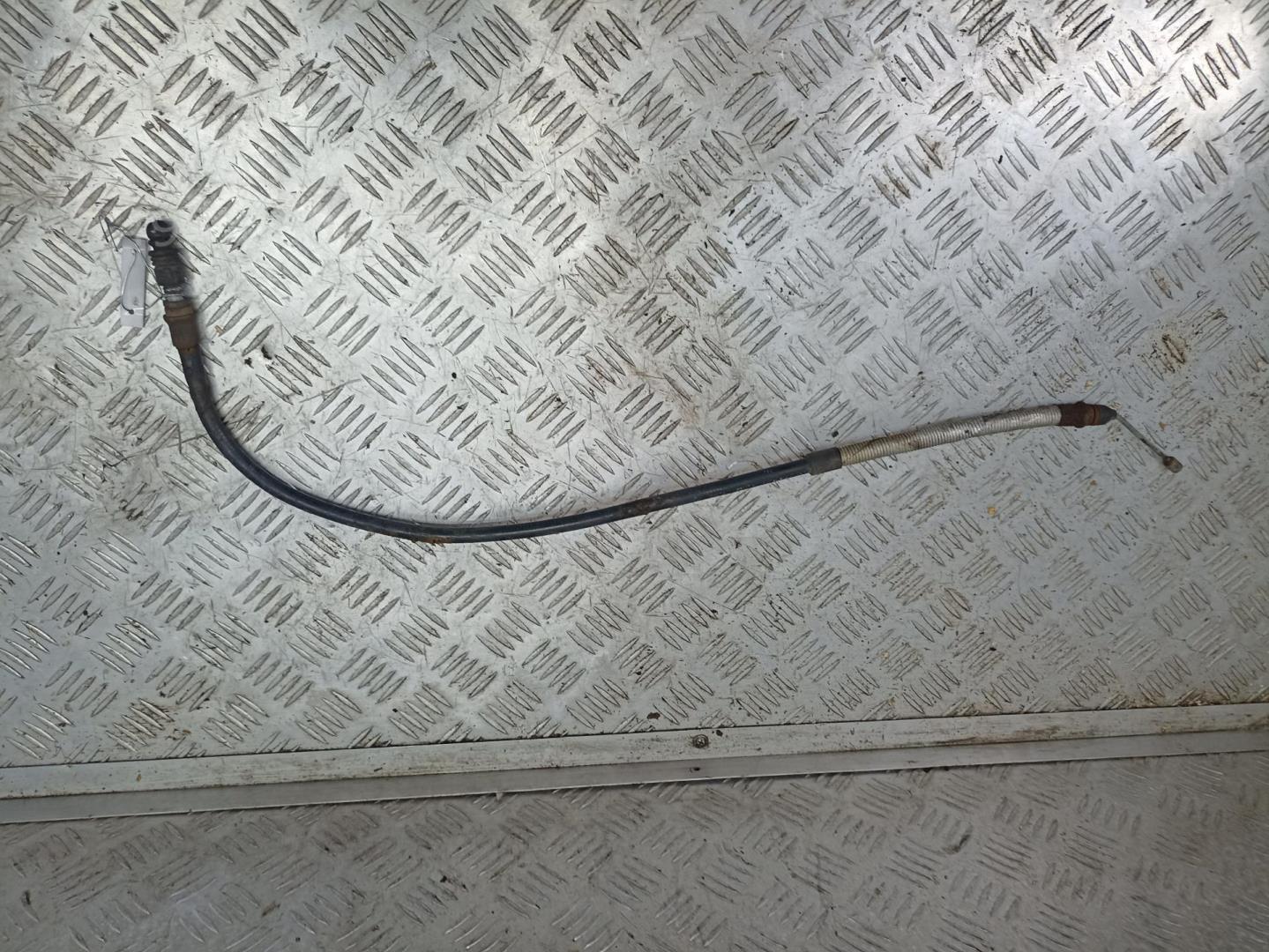 Трос стояночного тормоза