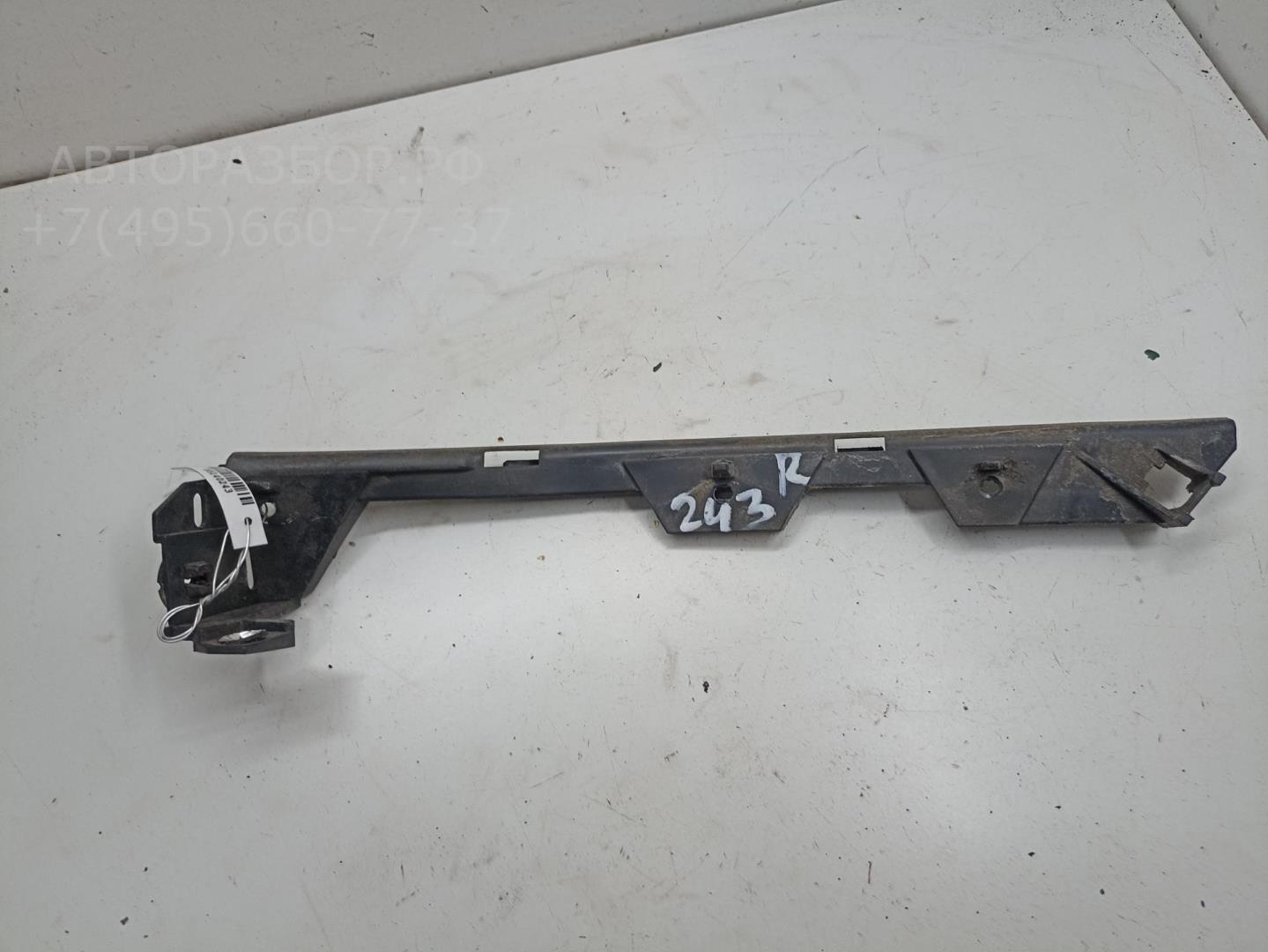 Кронштейн переднего бампера правый