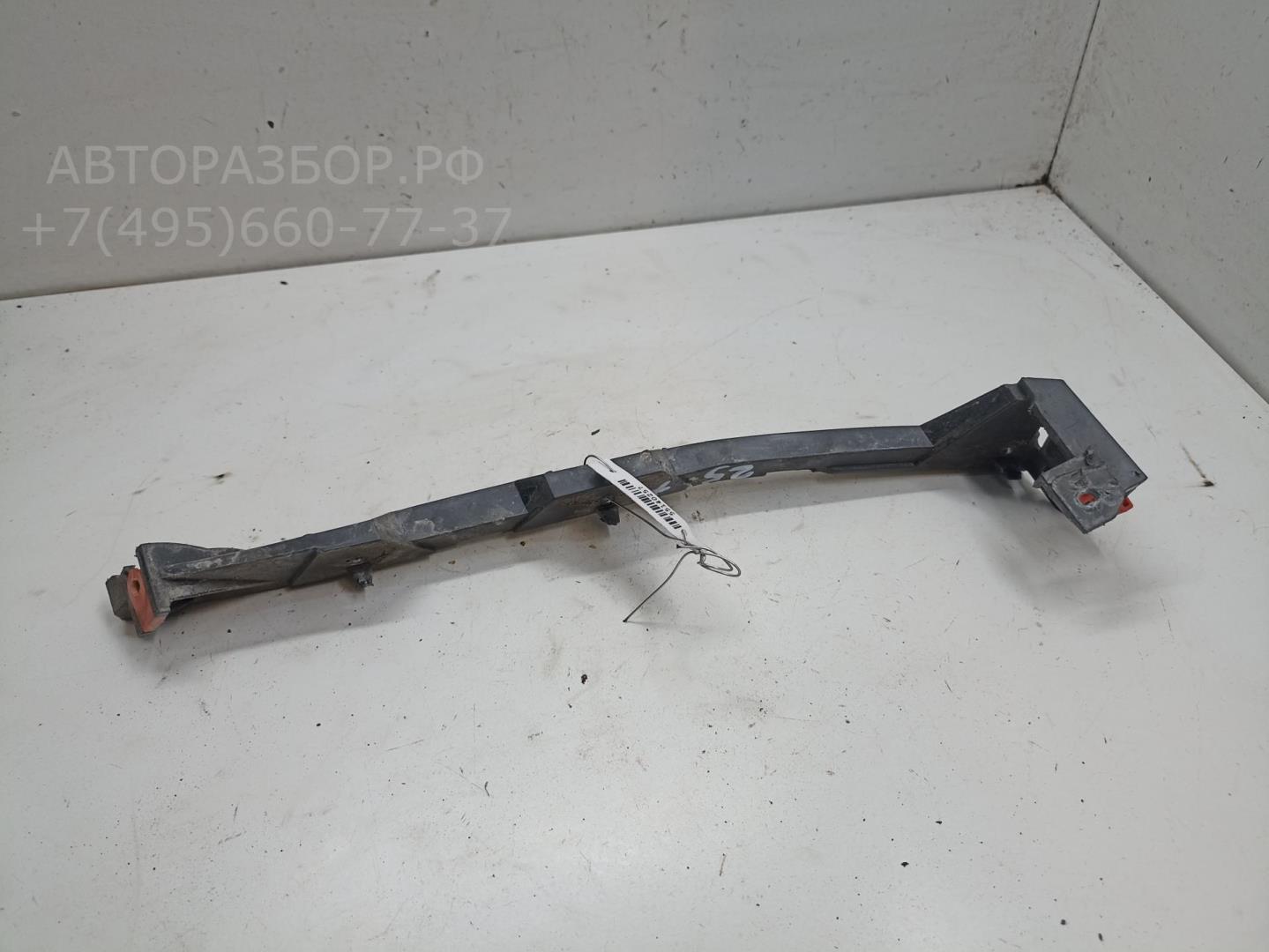 Кронштейн переднего бампера правый