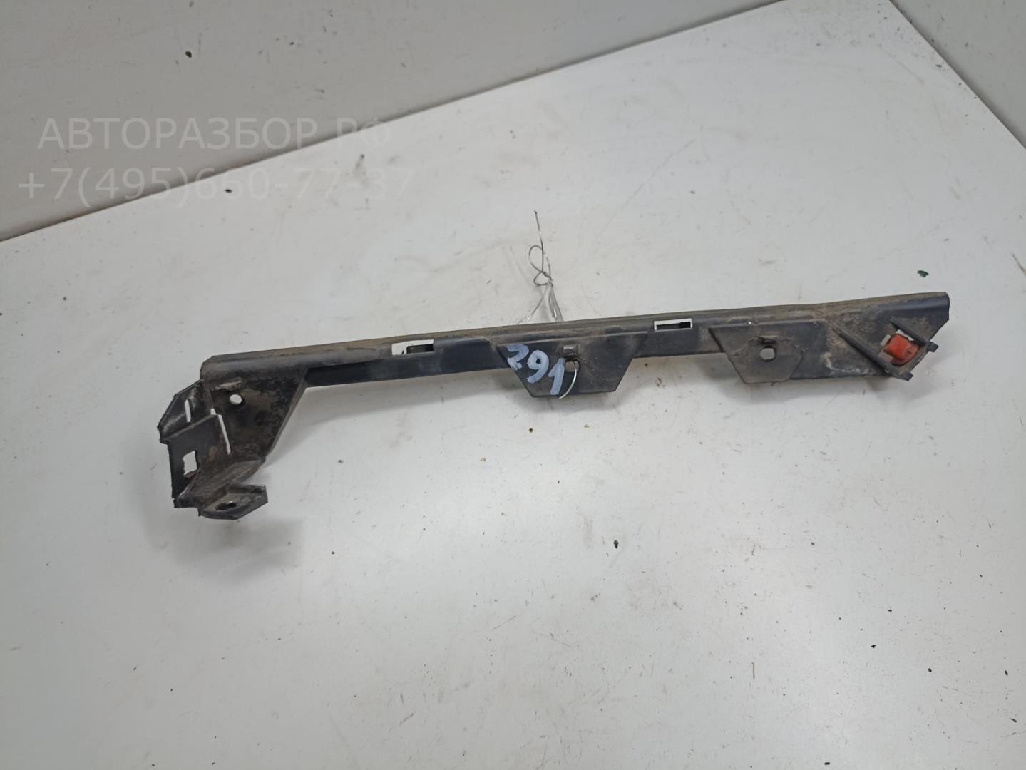 Кронштейн переднего бампера правый